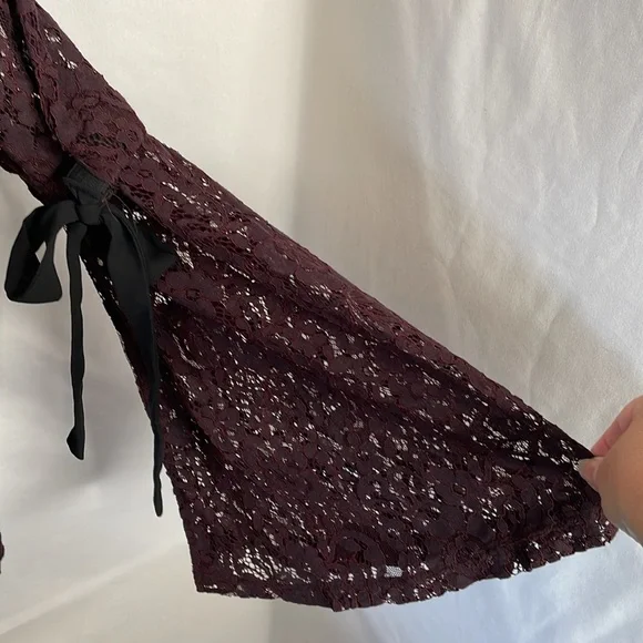 Loft lace blouse bell Sleeves size large tie at sleeves deep burgundy - Picture 2 of 9